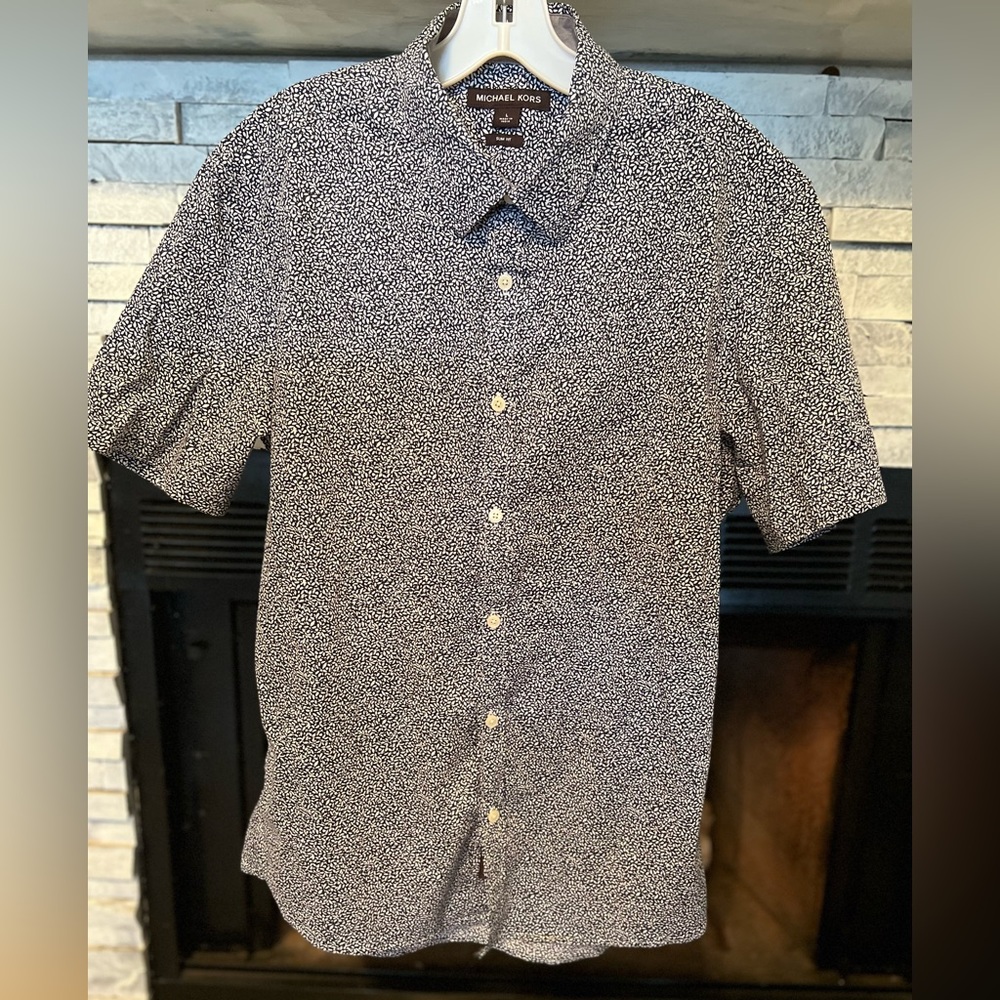MK Slim Fit Short Sleeve Button Up Shirt EUC
